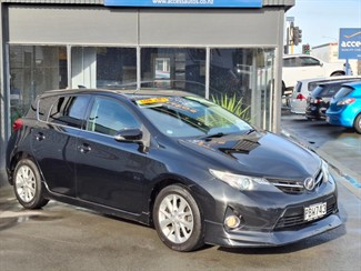 2012 Toyota Auris - Thumbnail