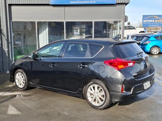 2012 Toyota Auris - Thumbnail