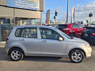 2005 Mazda Demio - Thumbnail