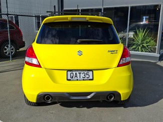 2012 Suzuki Swift - Thumbnail