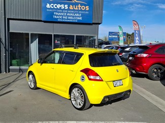 2012 Suzuki Swift - Thumbnail