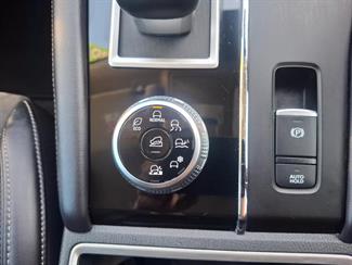 2024 Mitsubishi Outlander - Thumbnail