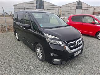2017 Nissan Serena - Thumbnail