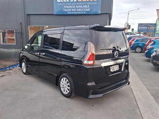 2017 Nissan Serena - Thumbnail