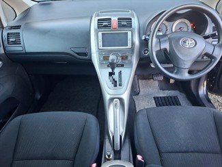 2009 Toyota Auris - Thumbnail