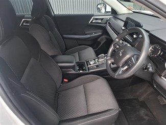 2022 Mitsubishi Outlander - Thumbnail