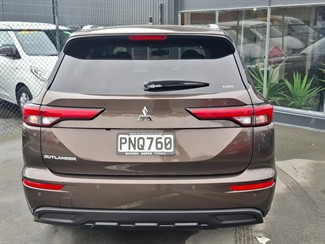 2022 Mitsubishi Outlander - Thumbnail