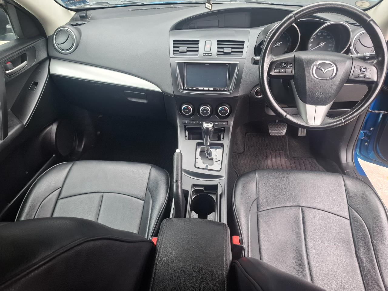 2013 Mazda Axela