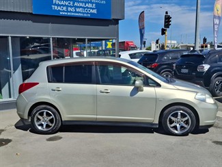 2004 Nissan Tiida - Thumbnail