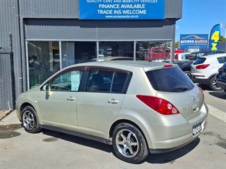 2004 Nissan Tiida - Thumbnail