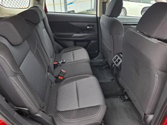 2020 Mitsubishi Outlander - Thumbnail